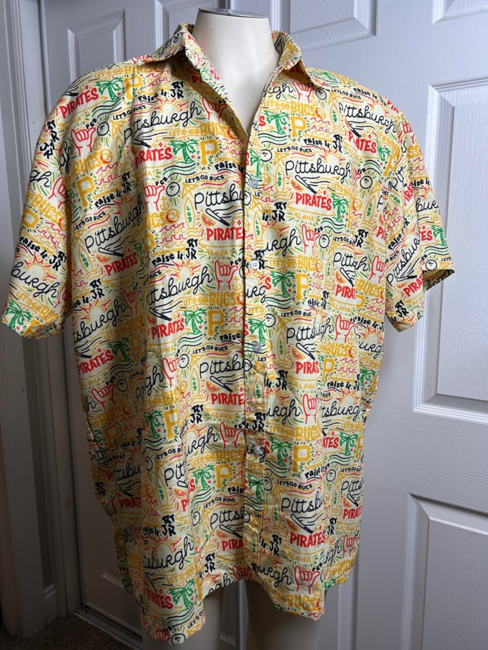 Casual Pittsburgh Print Short-Sleeve Button-Down Shirt - Yellow Multi
